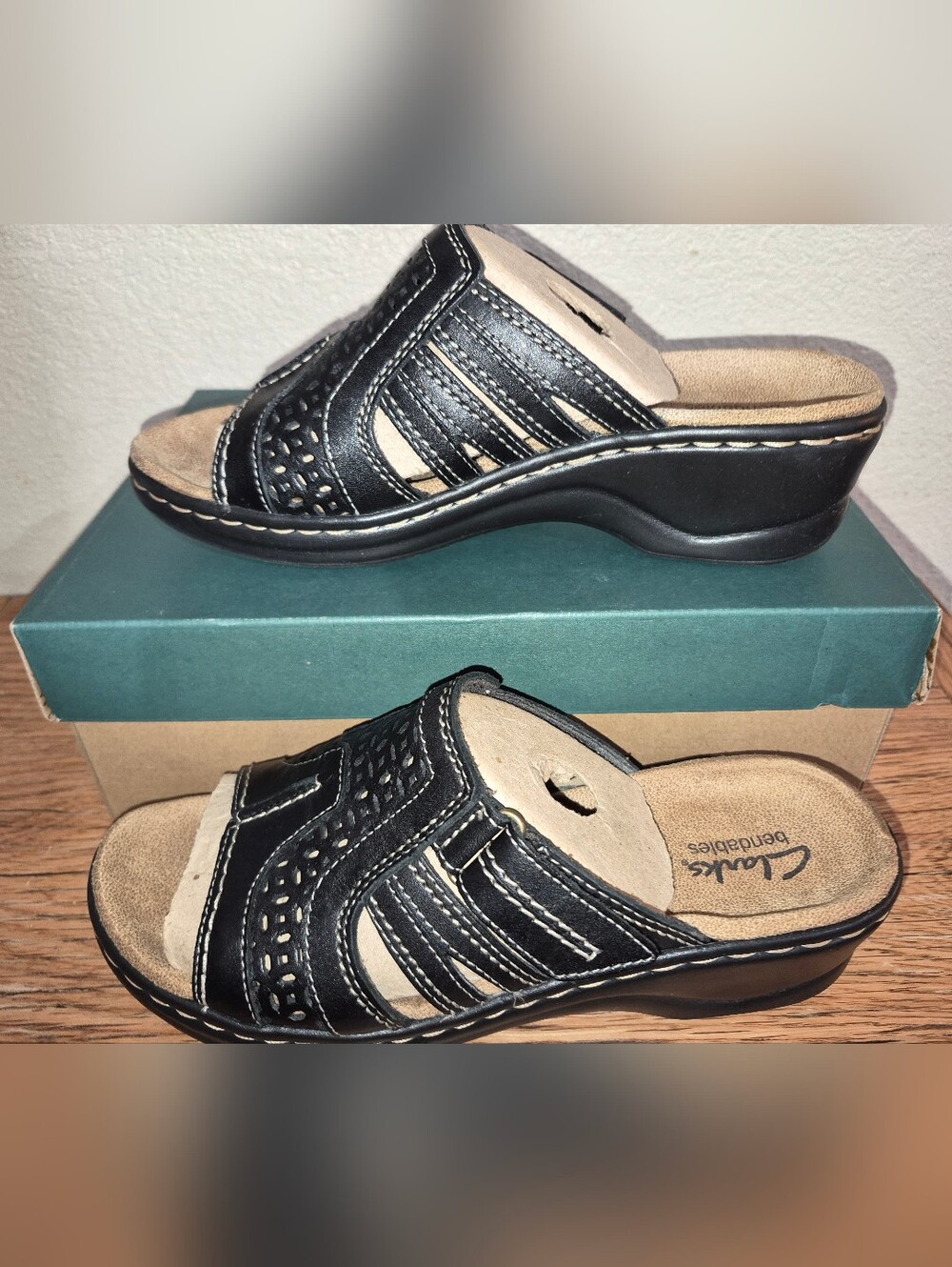 New! Clarks Bendables Black Lexi Wedge Sandal Womens Size 6.5